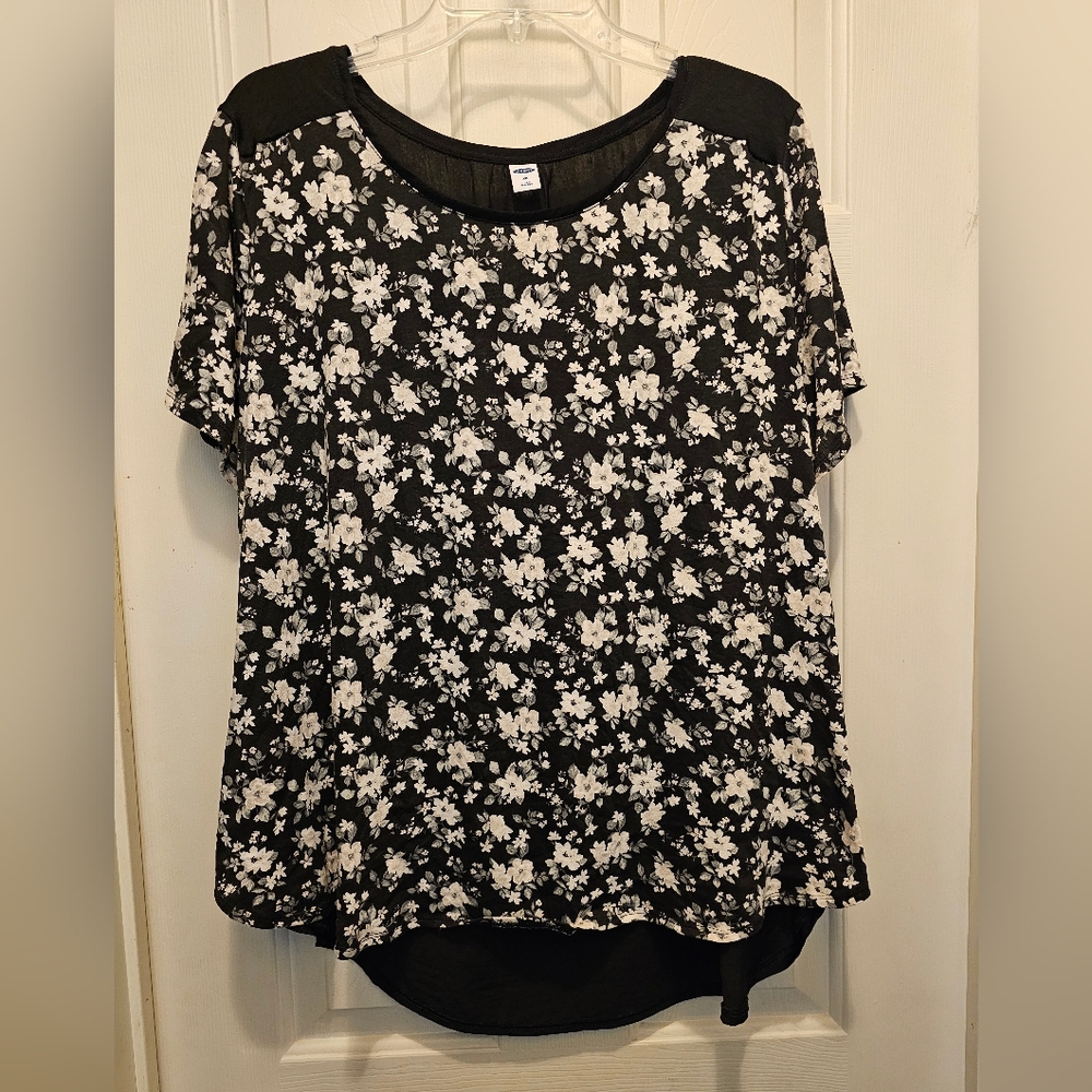 Old Navy Black and Cream Floral Blouse - XXL